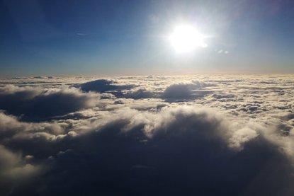 Sonne über den Wolken